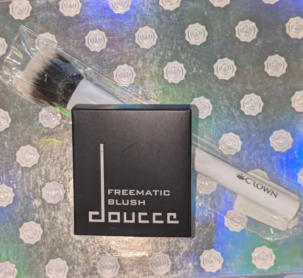 Blush Bundle of 2 ~1 Doucce Freematic Blush 1 Crown Deluxe Pro Blush Brush ~ New